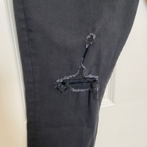 Abercrombie & Fitch The Super Skinny Ankle High Rise Black Ripped Jeans Size 32 - Picture 5 of 12